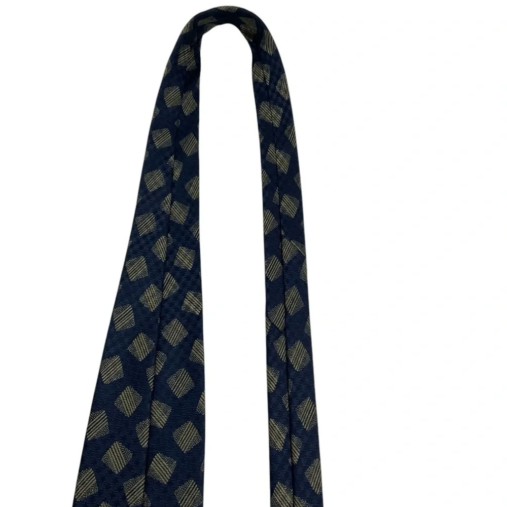 Valentino Cravatte Silk Tie Geometric Pattern Hand Made in Italy 55.5” x 3 7/8”